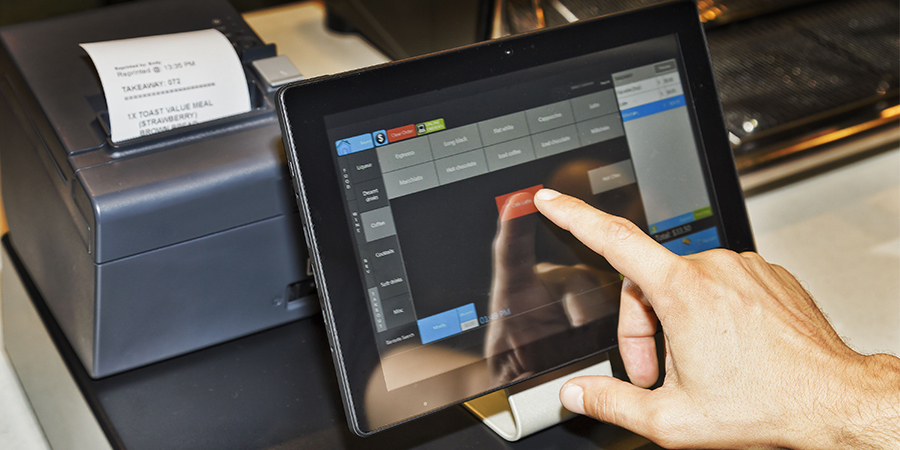  Feature-What-Is-POS-System-Software-(4-Key-Features)-900-450to Choose a Card Machine for Your Small Business